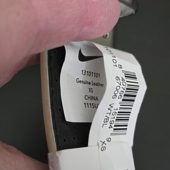 Nike Reversible White and Black BeltTag Size XS 33\